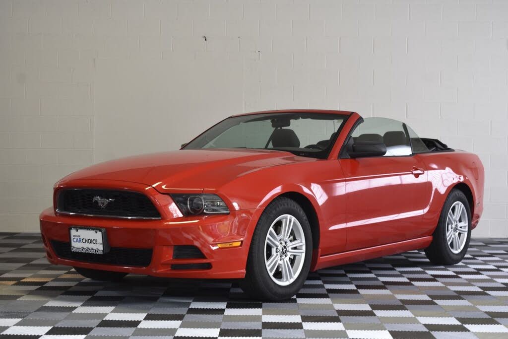 2013 Ford Mustang V6 Convertible RWD