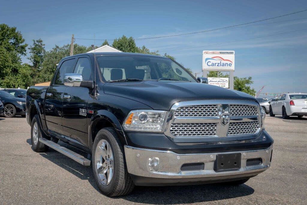 2017 RAM 1500 Laramie Crew Cab 4WD