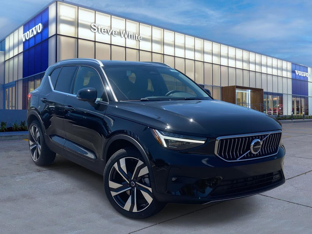 2025 Volvo XC40 B5 Ultra Bright Theme AWD