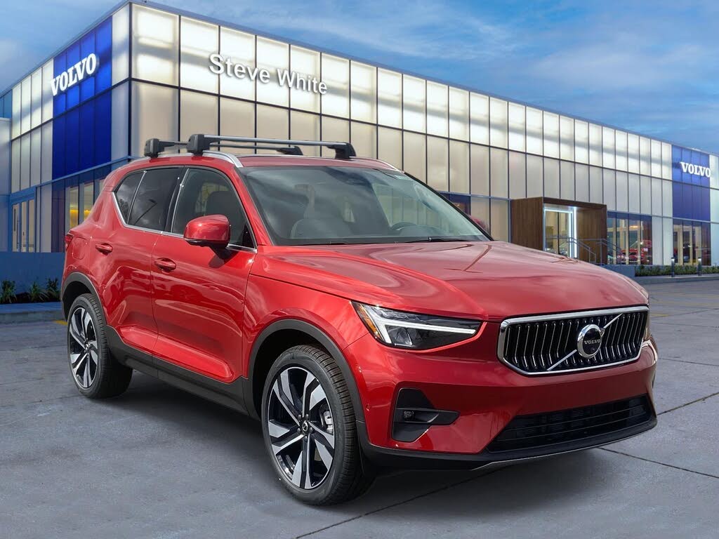 2025 Volvo XC40 B5 Plus Bright Theme AWD