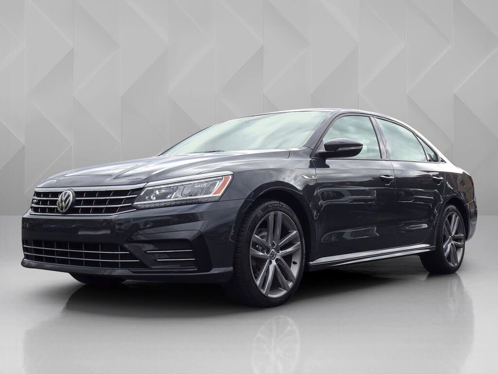 2018 Volkswagen Passat 2.0T R-Line FWD