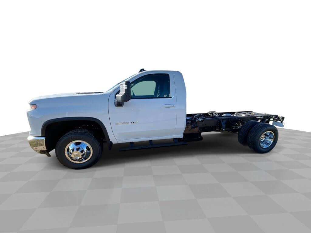 2026 Chevrolet Silverado 3500HD Chassis LT Regular Cab 4WD
