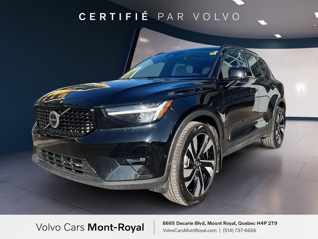 2025 Volvo XC40 B5 Plus Dark Theme AWD