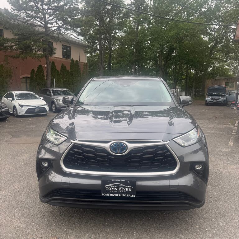 2024 Toyota Highlander Hybrid LE FWD