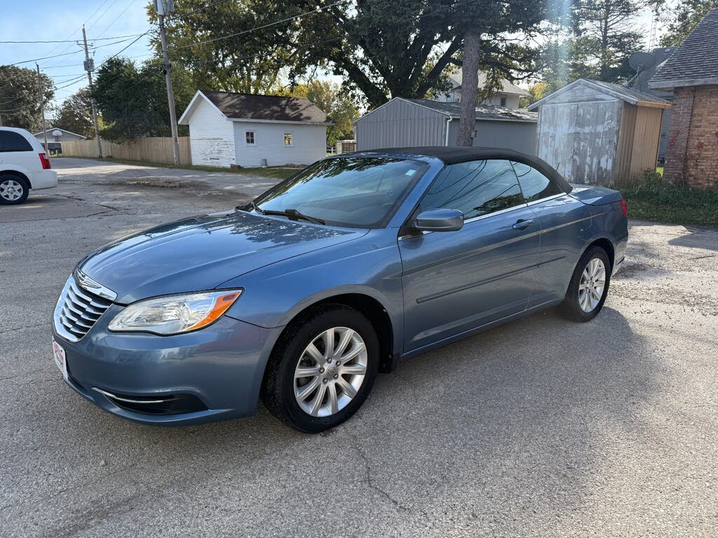 2011 Chrysler 200 Touring Convertible FWD