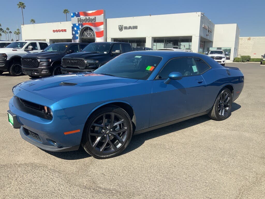 2022 Dodge Challenger SXT RWD