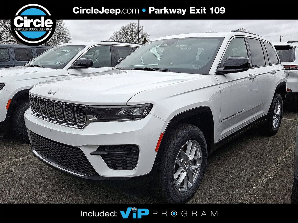 2025 Jeep Grand Cherokee Laredo 4WD