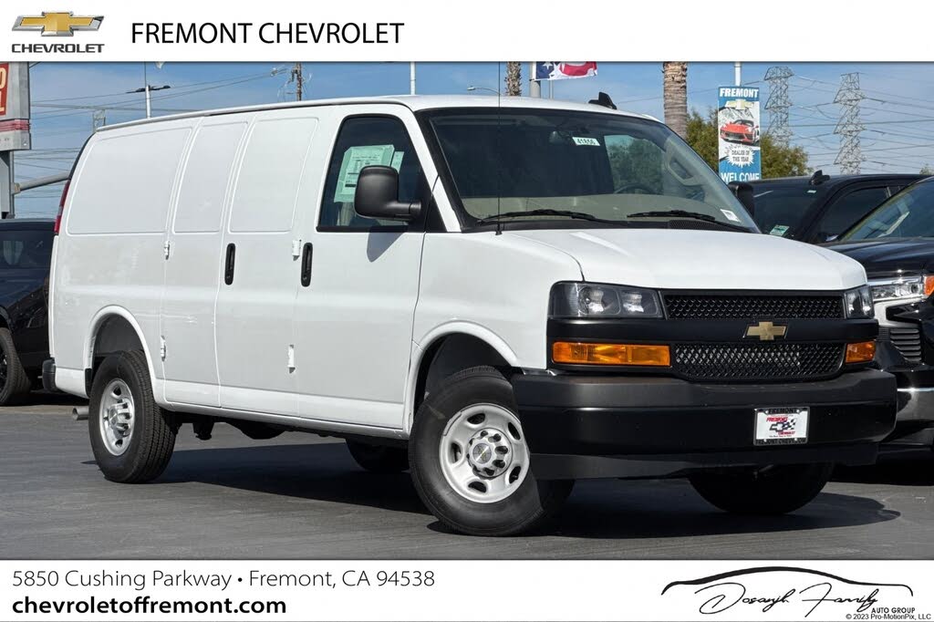 2025 Chevrolet Express Cargo 2500 RWD