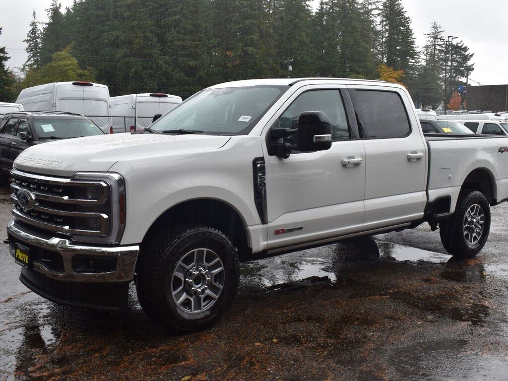 2025 Ford F-350 Super Duty Lariat Crew Cab 4WD