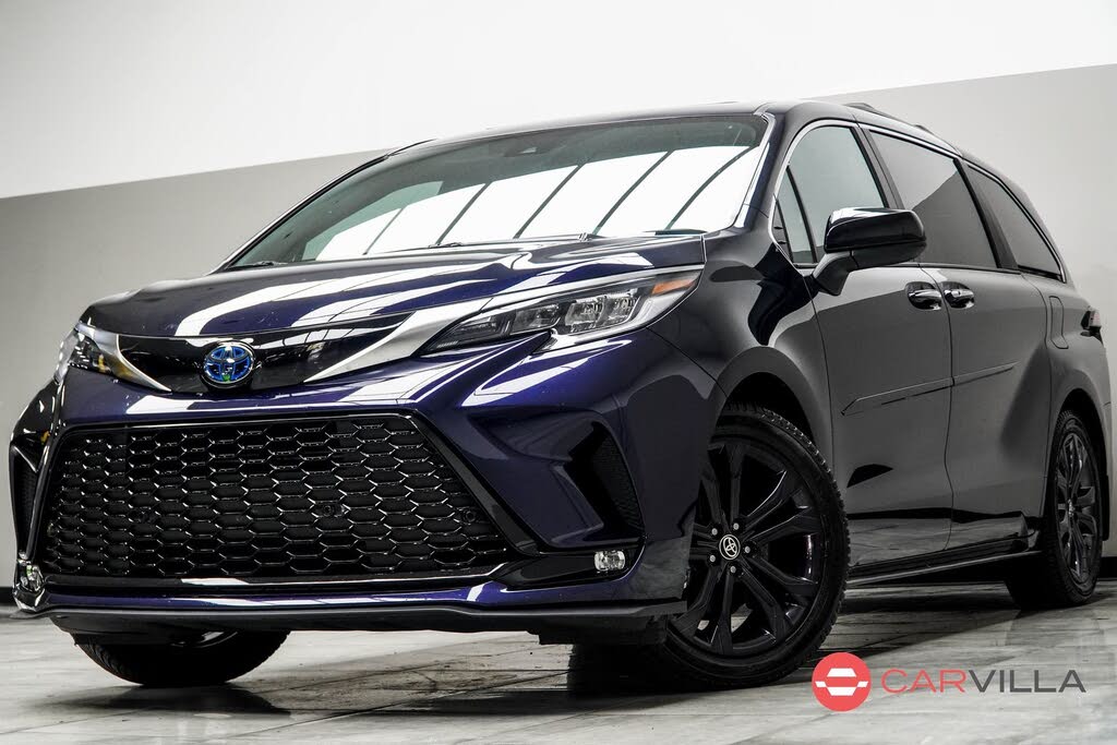 2022 Toyota Sienna XSE 7-Passenger FWD