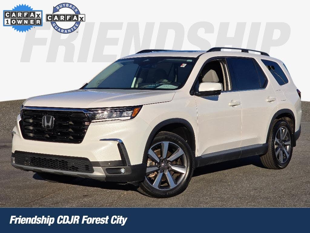 2023 Honda Pilot Touring FWD