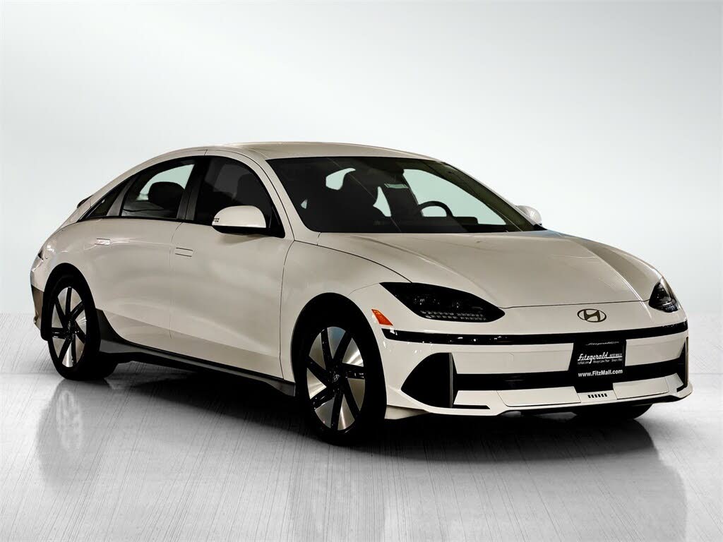 2025 Hyundai Ioniq 6 SE Standard Range RWD