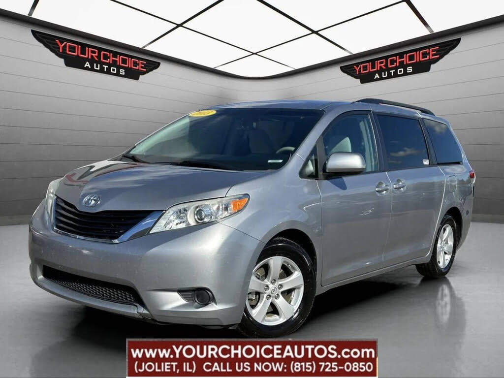 2013 Toyota Sienna LE 8-Passenger