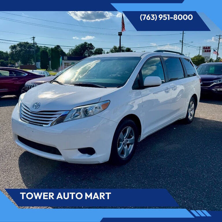 2017 Toyota Sienna LE 7-Passenger Auto Access Seat FWD