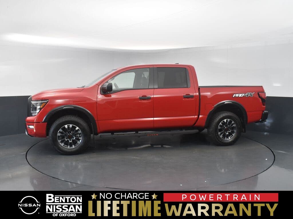 2024 Nissan Titan PRO-4X Crew Cab 4WD