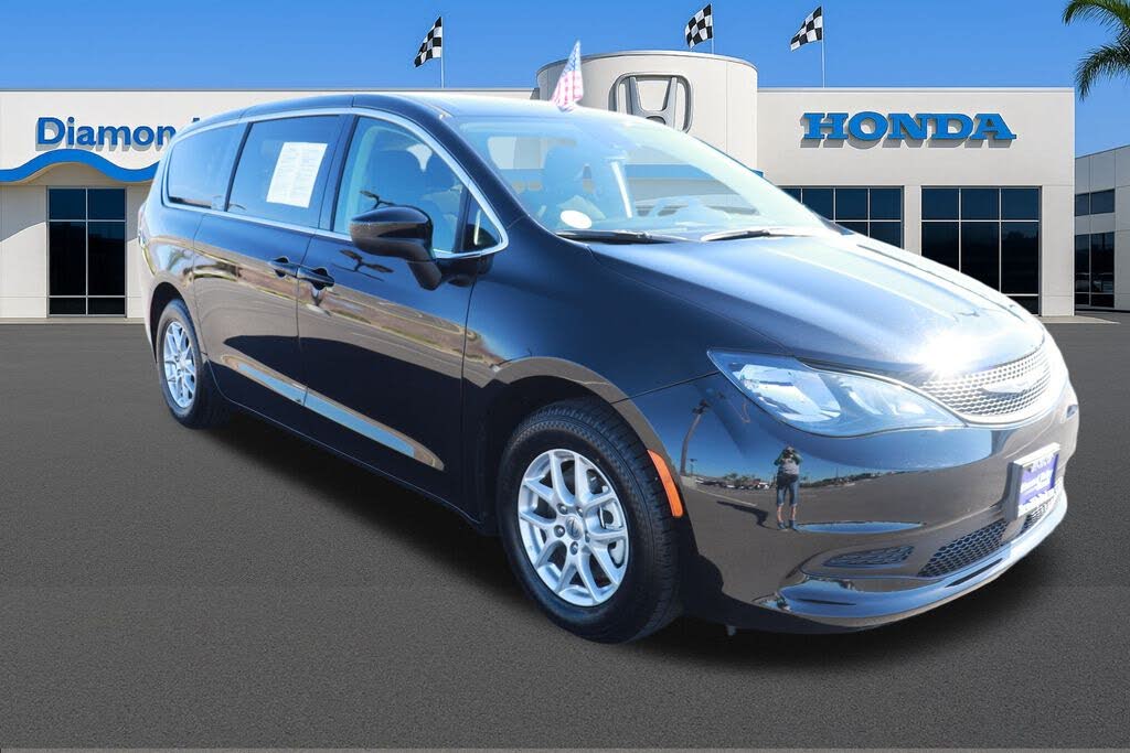 2024 Chrysler Voyager LX FWD