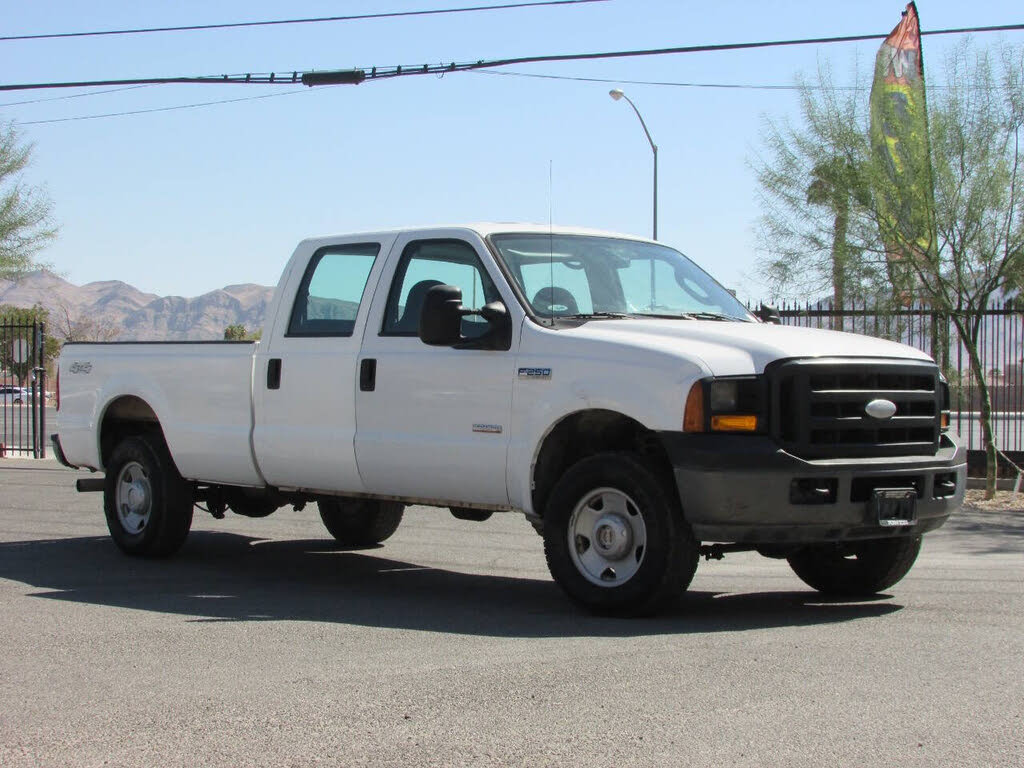 2006 Ford F-250 Super Duty Lariat Crew Cab LB 4WD