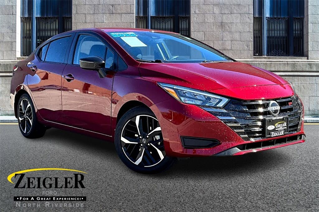 2024 Nissan Versa SR FWD