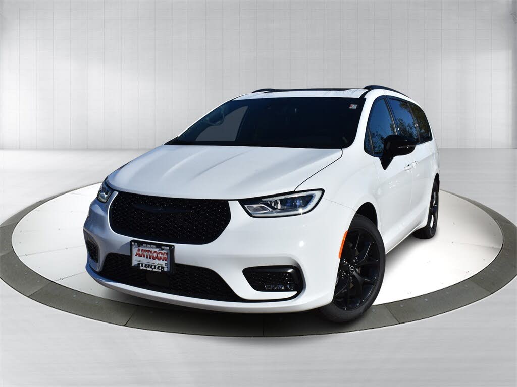 2026 Chrysler Pacifica Limited FWD