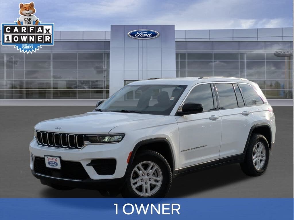 2023 Jeep Grand Cherokee Laredo RWD