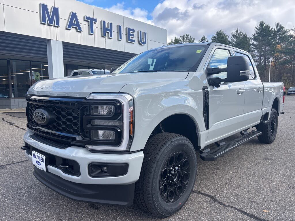 2026 Ford F-250 Super Duty XLT Crew Cab 4WD