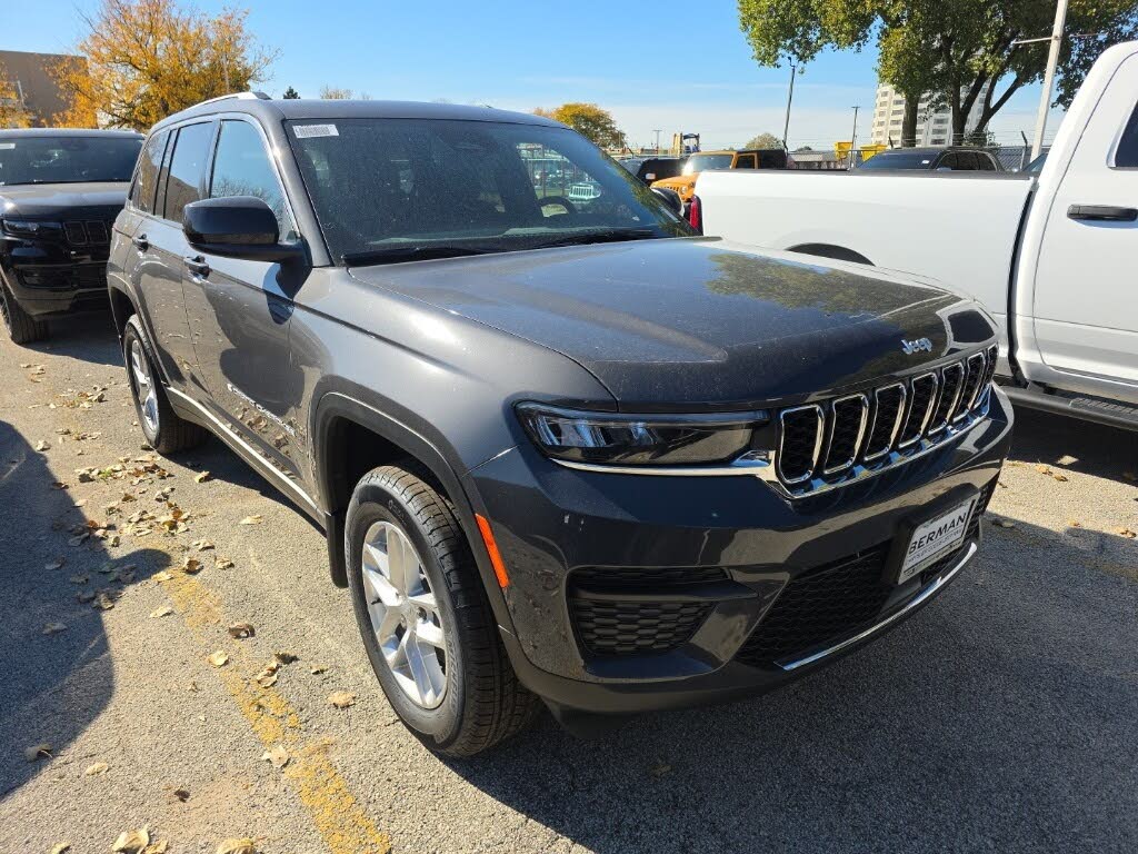 2025 Jeep Grand Cherokee Laredo 4WD