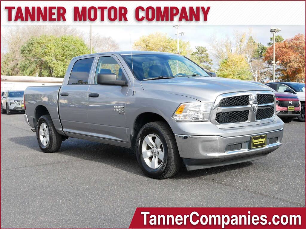 2022 RAM 1500 Classic SLT Crew Cab 4WD