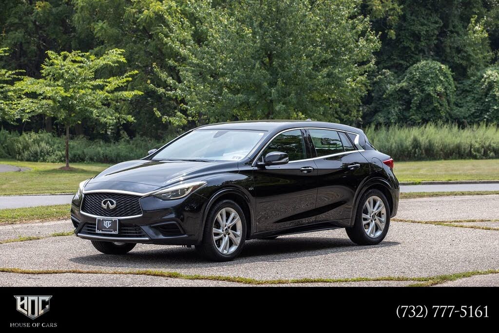 2017 INFINITI QX30 Luxury FWD