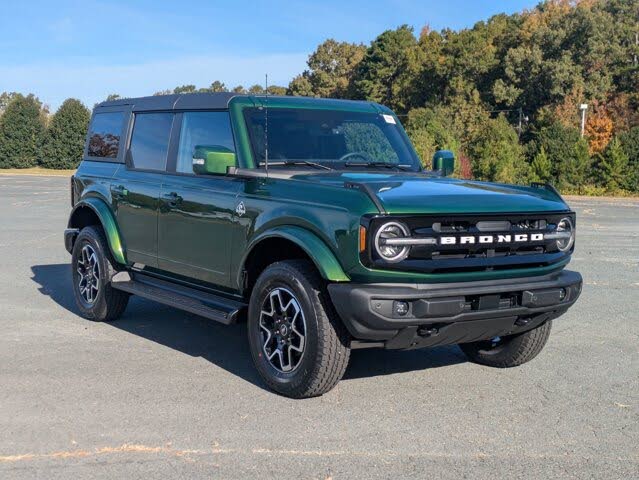 2025 Ford Bronco Outer Banks 4-Door 4WD