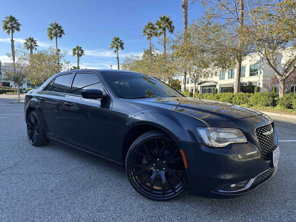 2018 Chrysler 300 S RWD