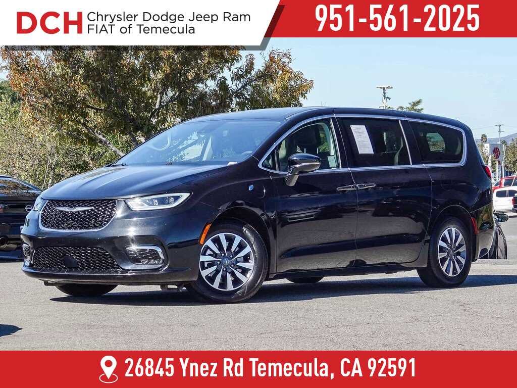 2024 Chrysler Pacifica Hybrid Select FWD