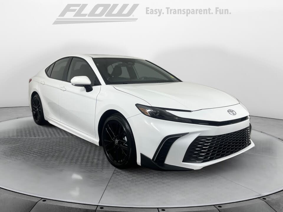 2025 Toyota Camry SE FWD