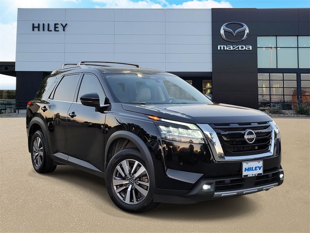 2023 Nissan Pathfinder SL FWD