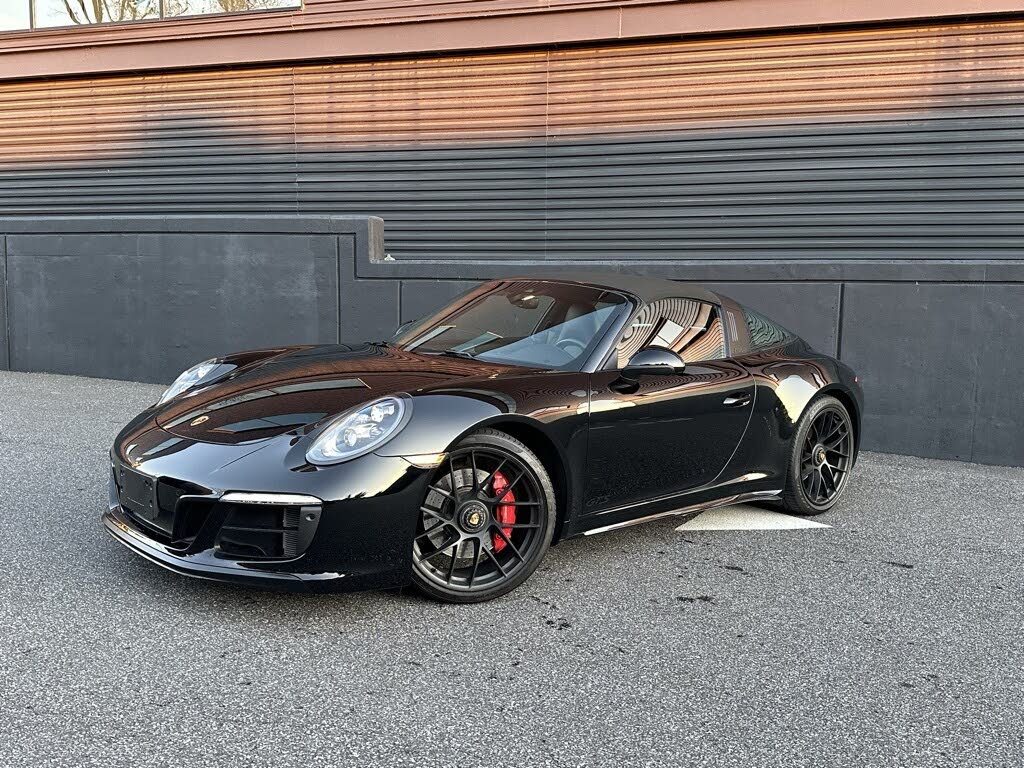 2019 Porsche 911 Targa 4 GTS Cabriolet AWD