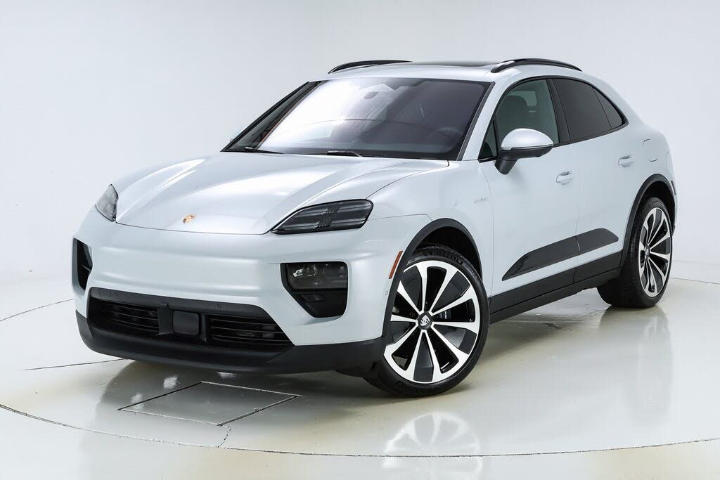 2025 Porsche Macan AWD