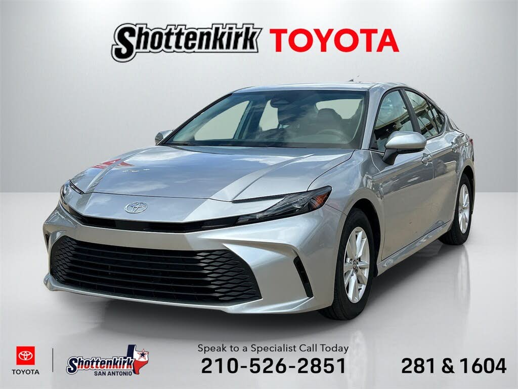 2025 Toyota Camry LE FWD