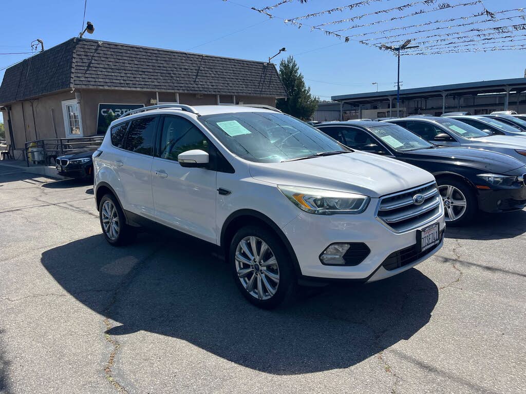 2017 Ford Escape Titanium FWD