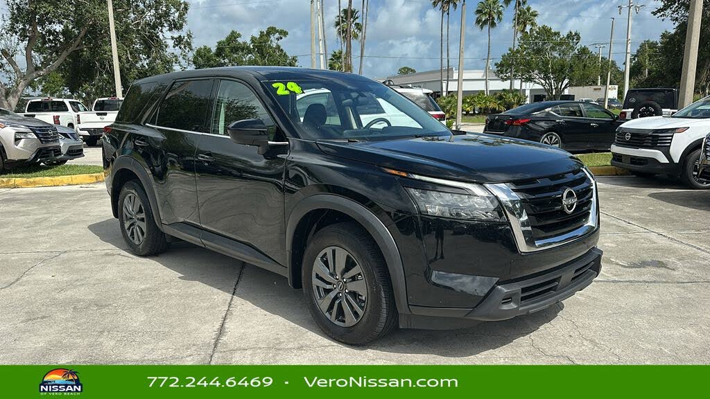 2024 Nissan Pathfinder S FWD