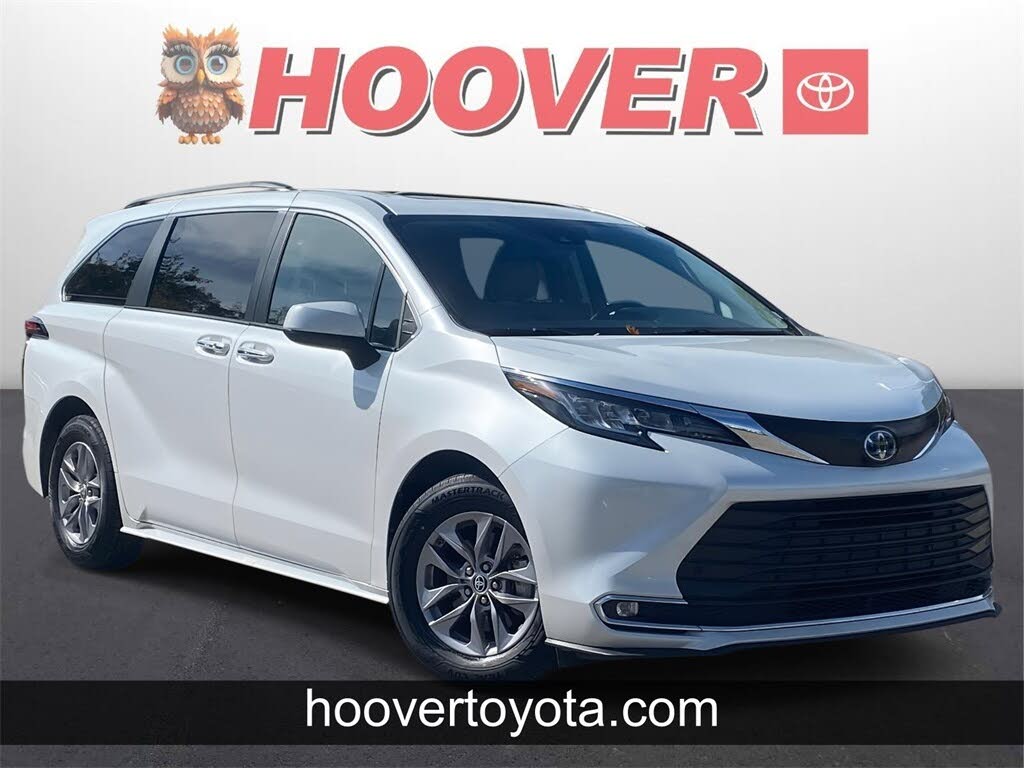 2022 Toyota Sienna XLE 7-Passenger FWD