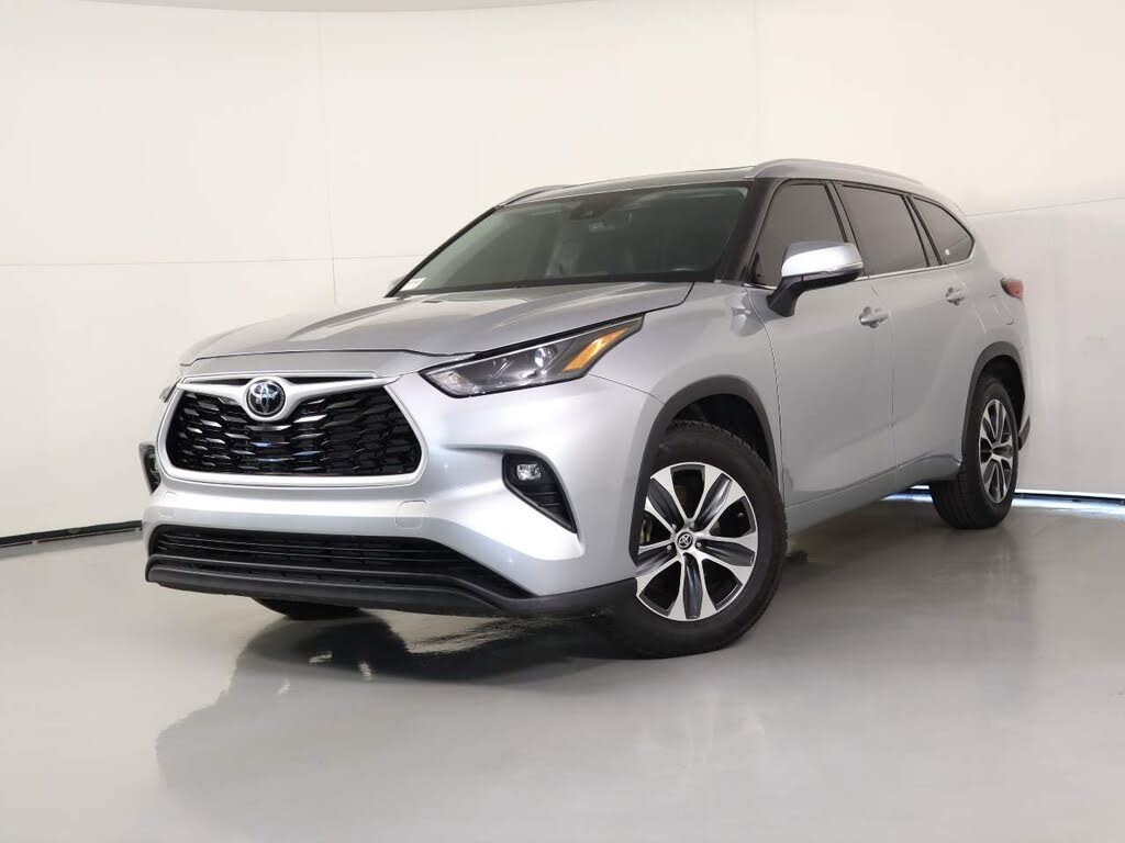 2022 Toyota Highlander XLE FWD