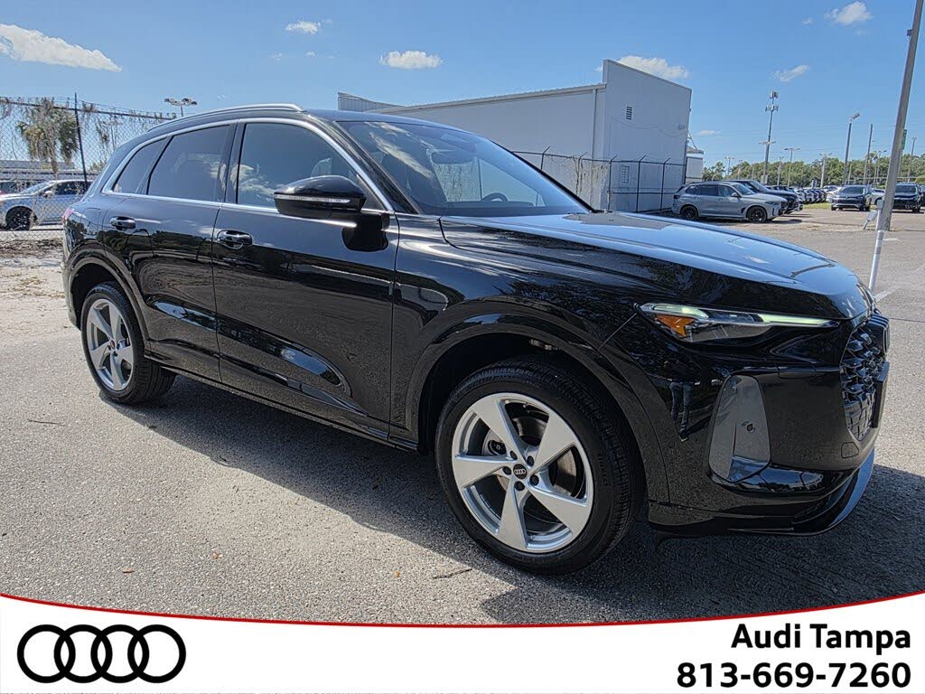 2025 Audi Q5 quattro Premium Plus 40 TFSI