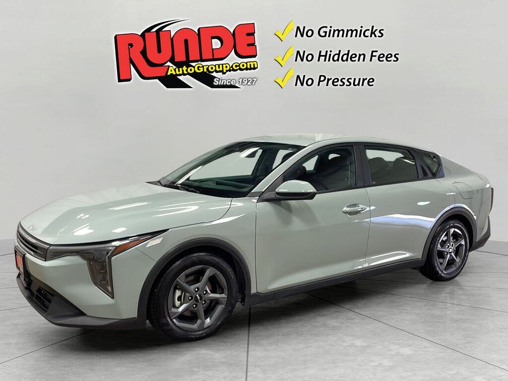 2025 Kia K4 LXS FWD