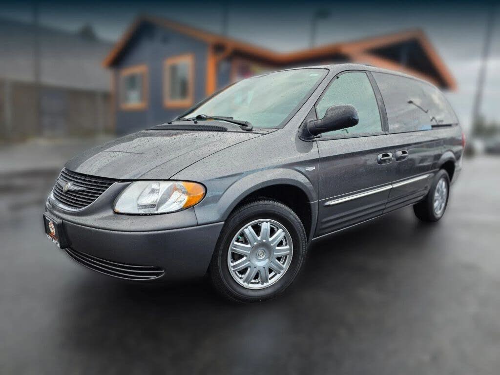 2004 Chrysler Town & Country Touring LWB FWD