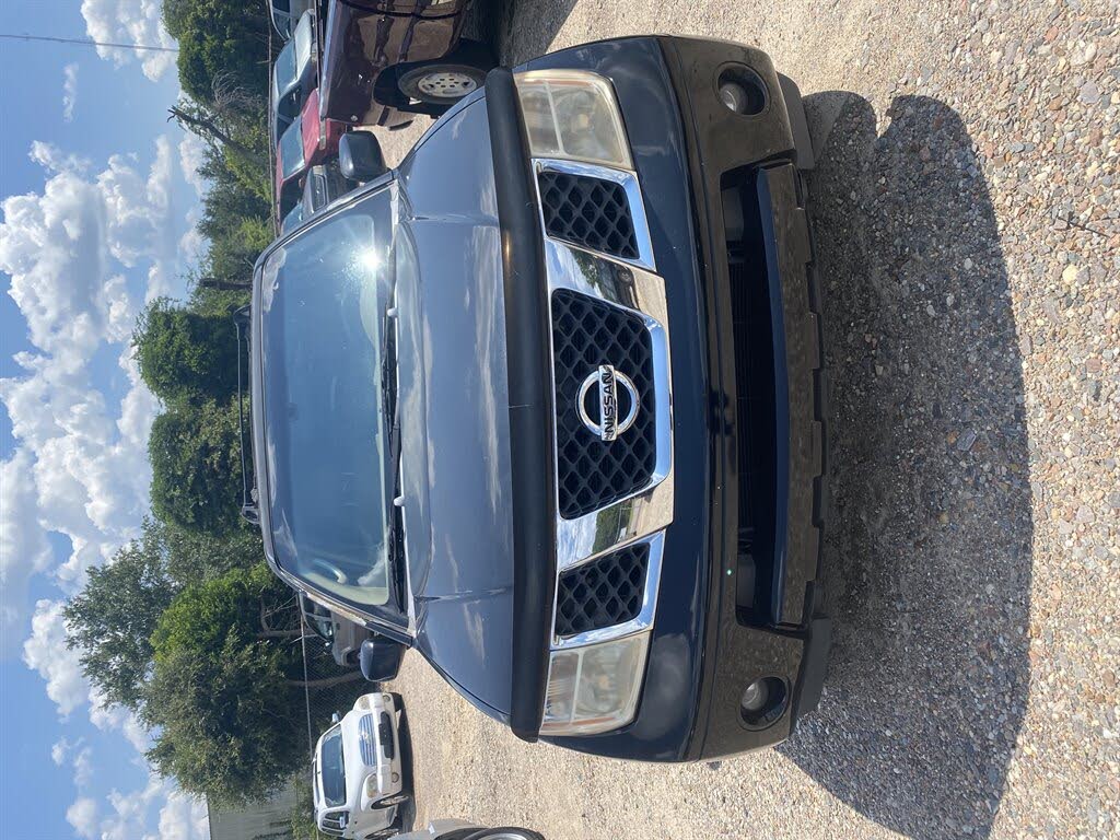 2005 Nissan Pathfinder LE