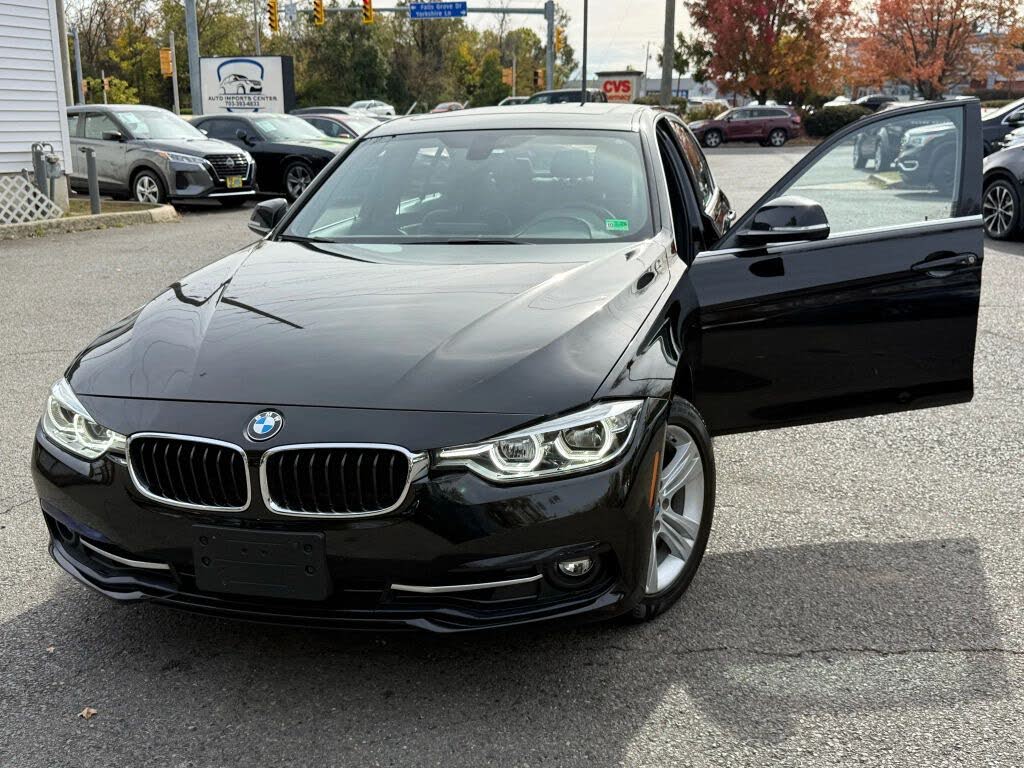 2018 BMW 3 Series 330i xDrive Sedan AWD