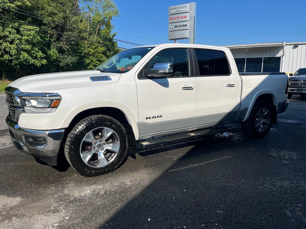 2022 RAM 1500 Laramie Crew Cab 4WD