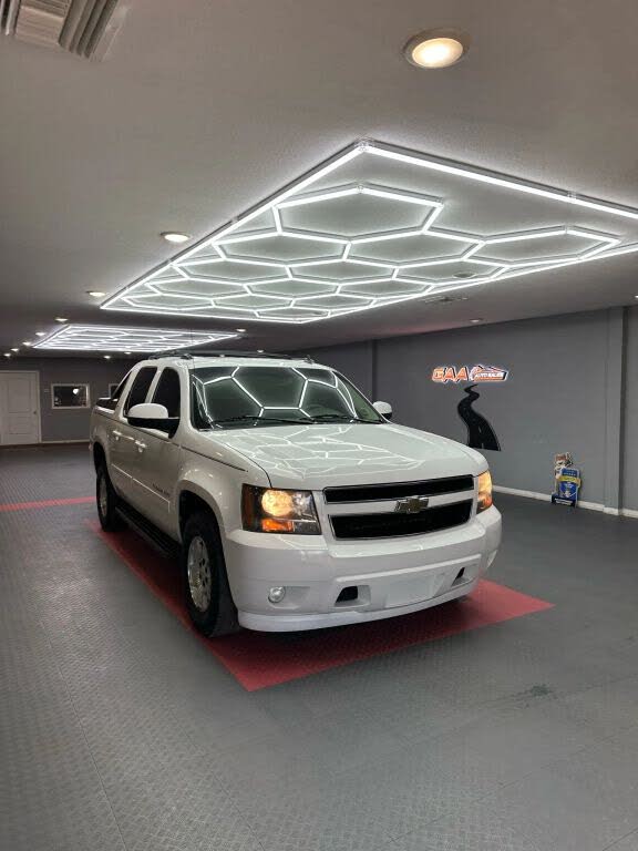 2011 Chevrolet Avalanche LT RWD