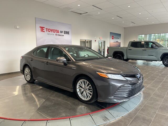 2019 Toyota Camry Hybrid XLE FWD