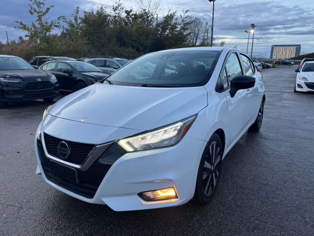 Nissan Versa SR FWD 2022