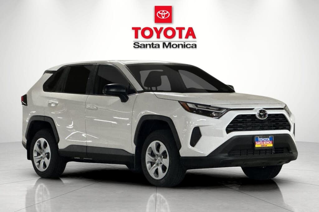2025 Toyota RAV4 LE FWD